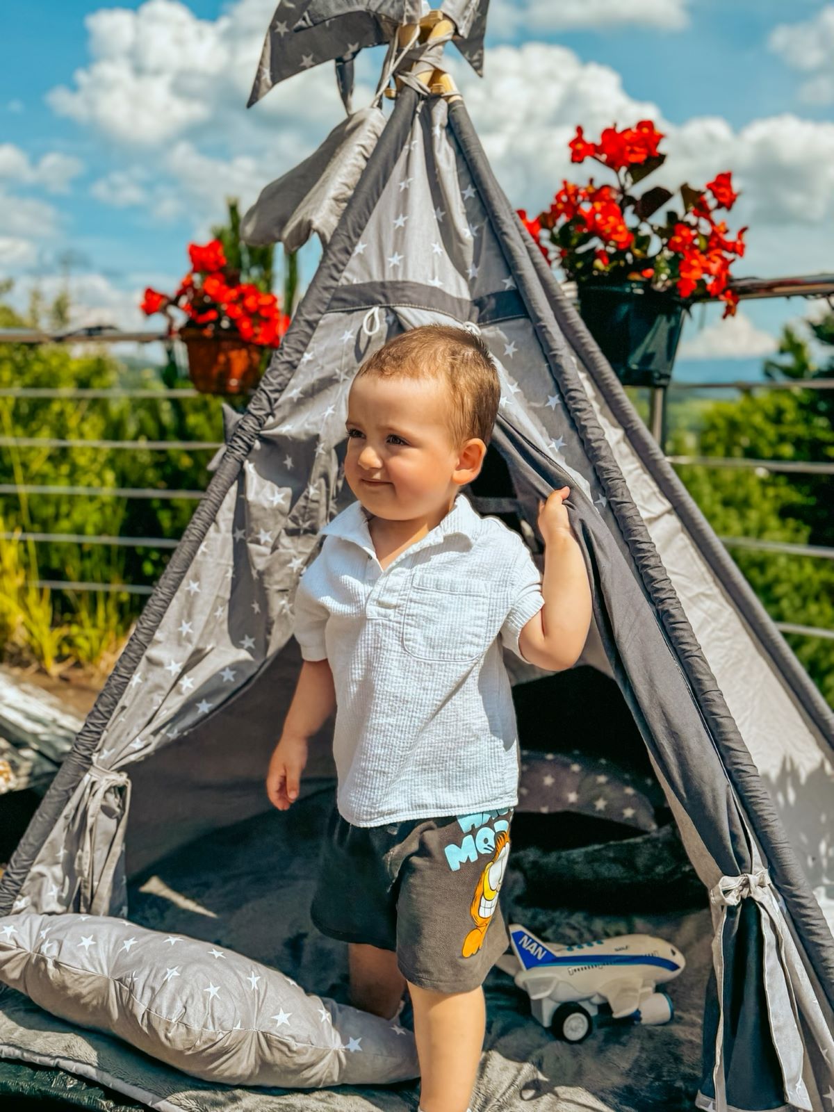 mobilný detský kútik aventurka events, detský stan a bazénik, detská oslava, detská párty, animačný program pre deti