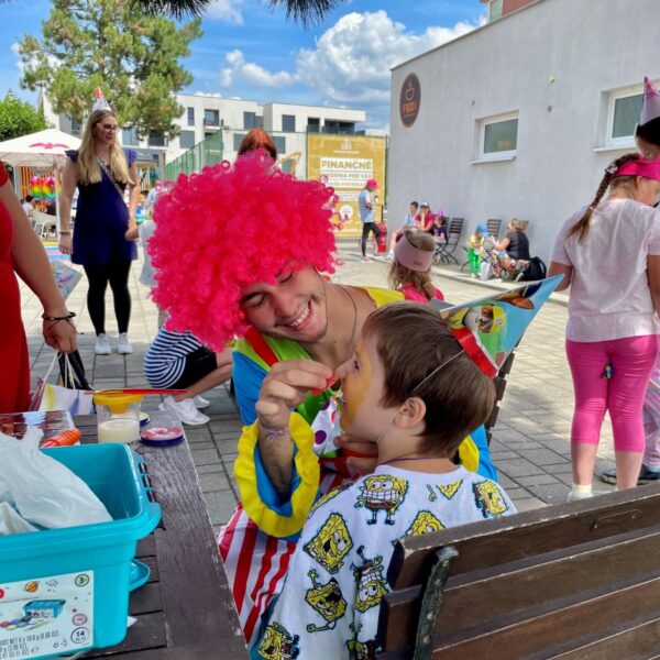 Aventurka events animatori v kostymoch, animátori na detské oslavy, detský program na mdd, maľovanie na tvár, facepainting, animačný program na obecné dni, animátori slovensko