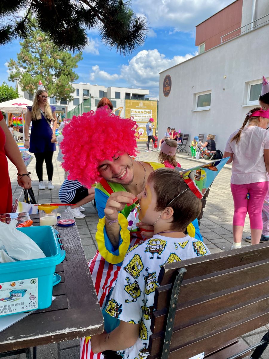 Aventurka events animatori v kostymoch, animátori na detské oslavy, detský program na mdd, maľovanie na tvár, facepainting, animačný program na obecné dni, animátori slovensko